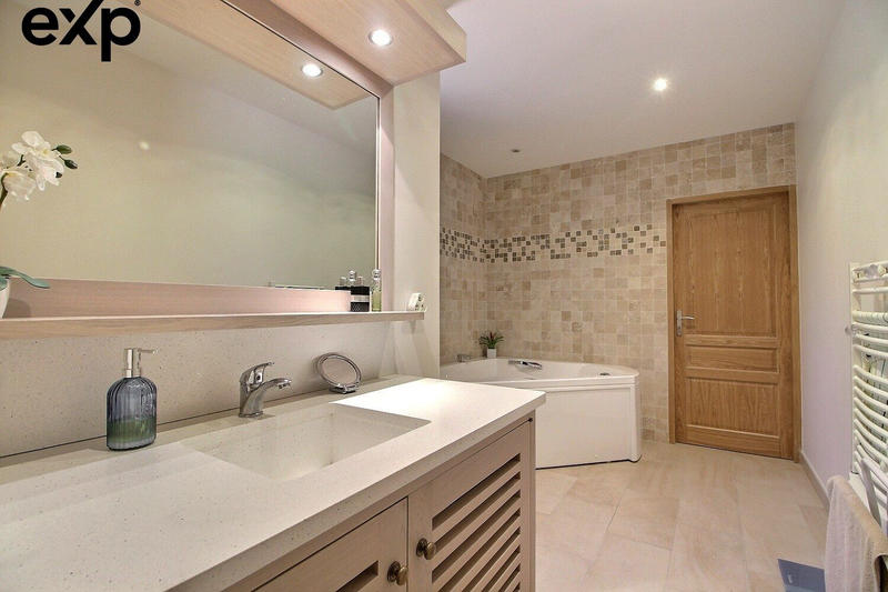 Villa - 196 m² - 7 pièces