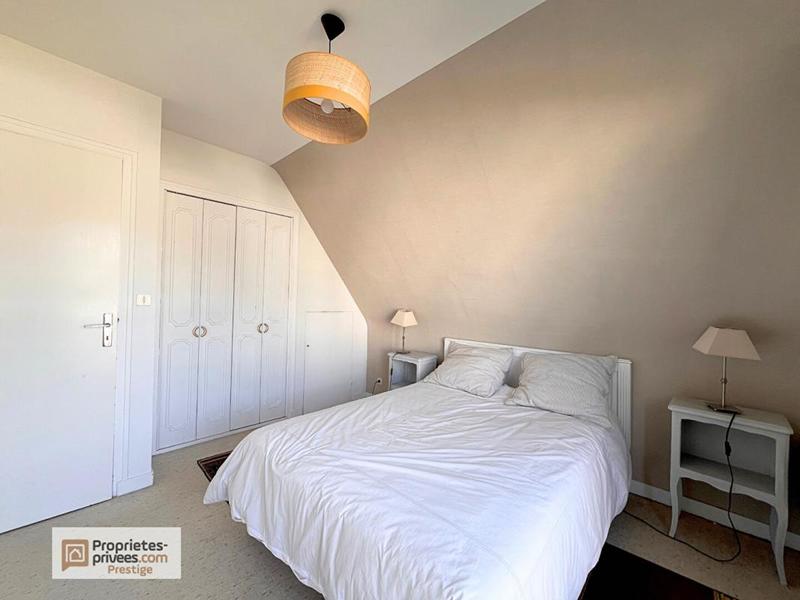 Maison - 162 m² - 8 pièces