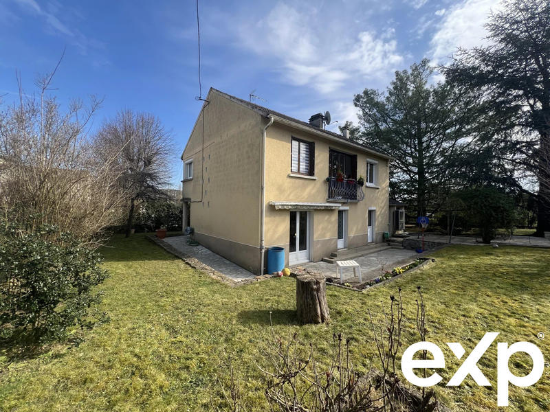 Maison - 140 m² - 8 pièces