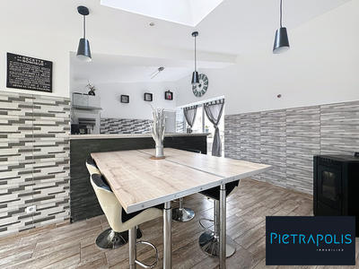 Maison - 380 m² - 6 pièces