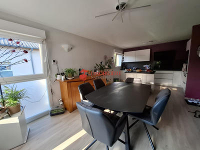 Maison - 75 m² - 5 pièces