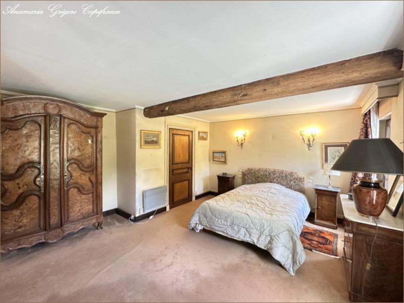 Maison - 393 m² - 11 pièces