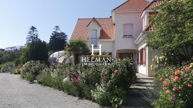 Maison - 215 m² - 7 pièces