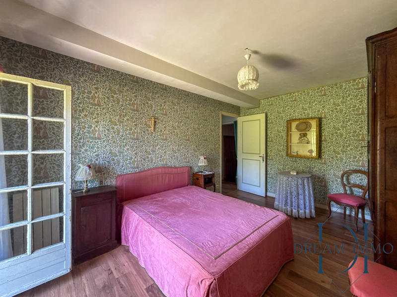 Maison - 529 m² - 18 pièces