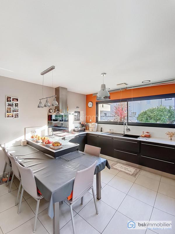 Maison traditionnelle - 145 m² - 5 pièces