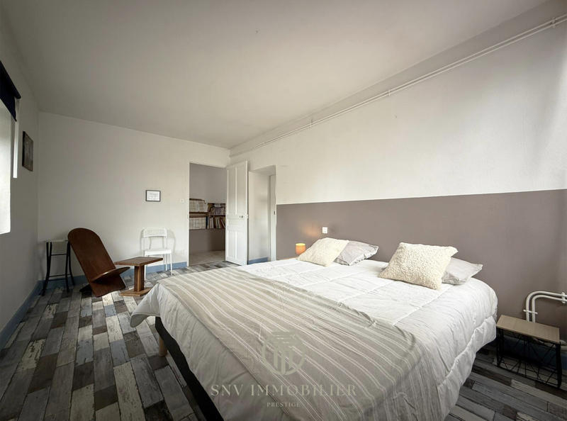 Maison - 285 m² - 8 pièces