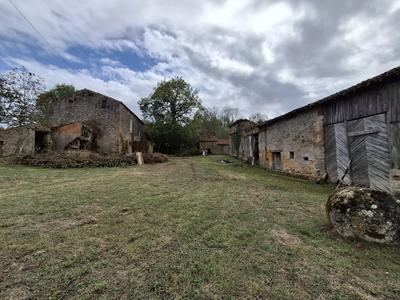 Maison traditionnelle - 77 m² - 2 pièces