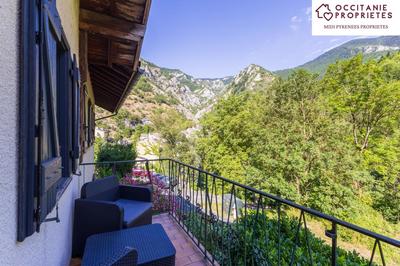 Propriété - 250 m² - 9 pièces