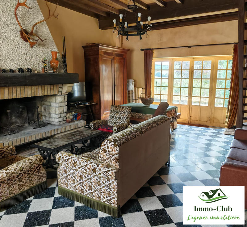 Maison - 180 m² - 8 pièces