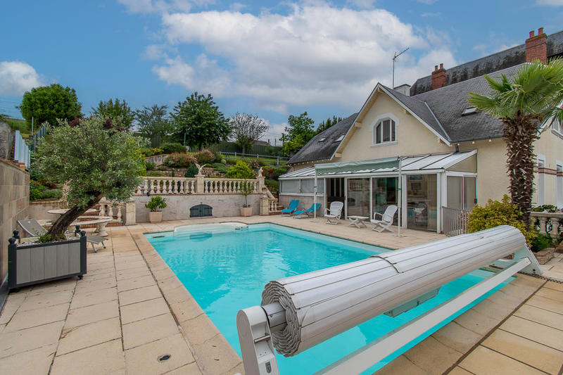 Maison - 245 m² - 8 pièces