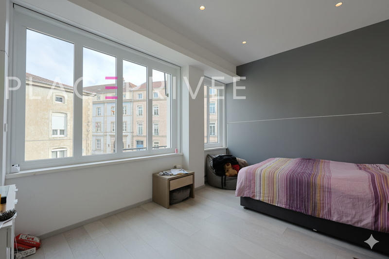 Appartement - 269 m² - 5 pièces
