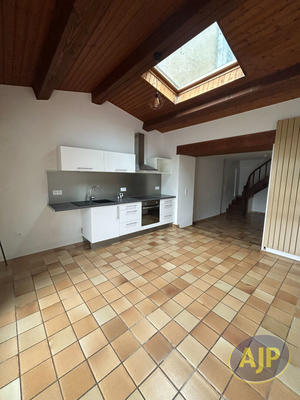 Maison - 83 m² - 3 pièces