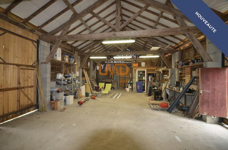 Propriété - 215 m² - 11 pièces