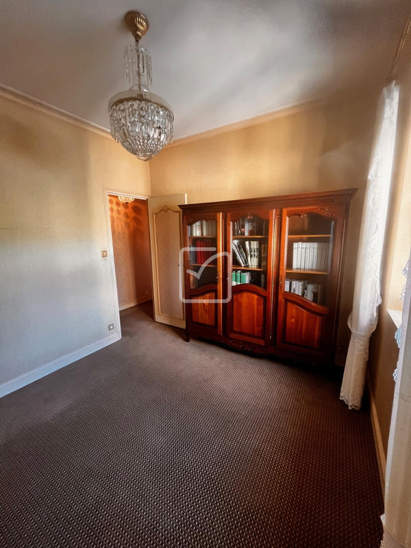 Maison - 290 m² - 11 pièces