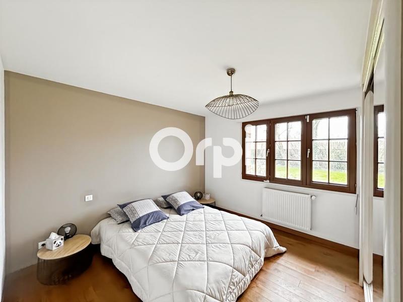 Demeure - 215 m² - 5 pièces