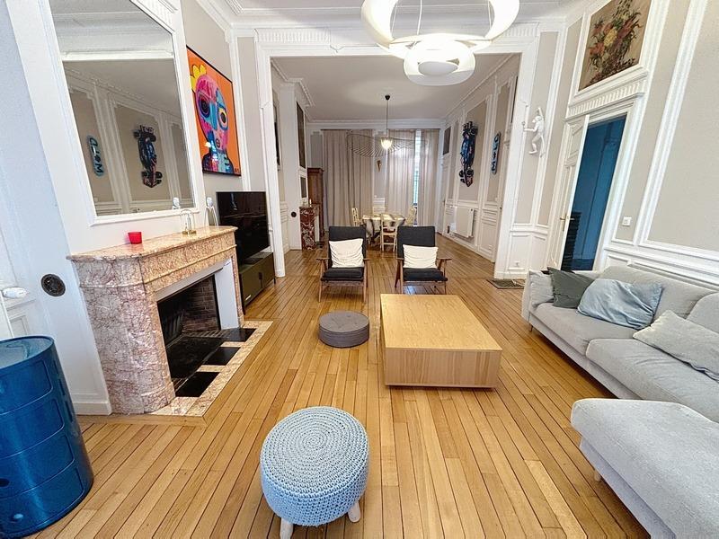 Maison bourgeoise - 488 m² - 16 pièces