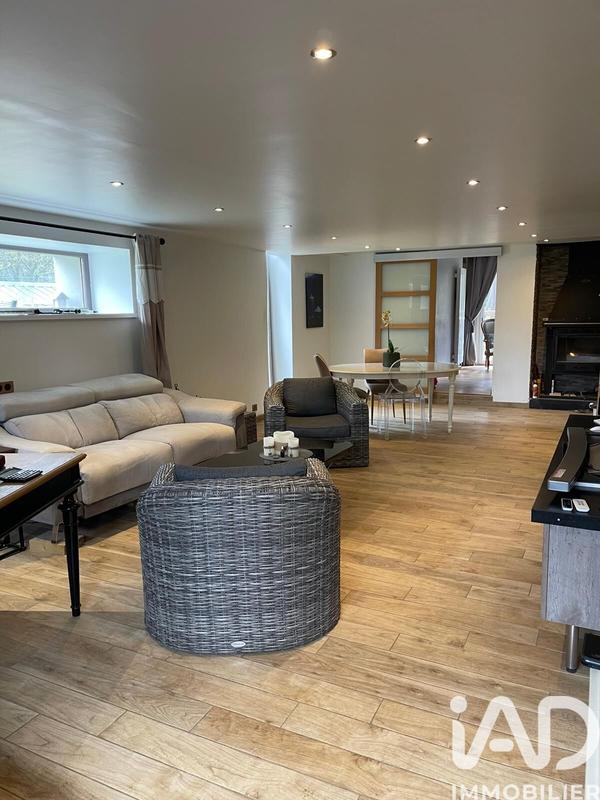 Maison - 231 m² - 7 pièces