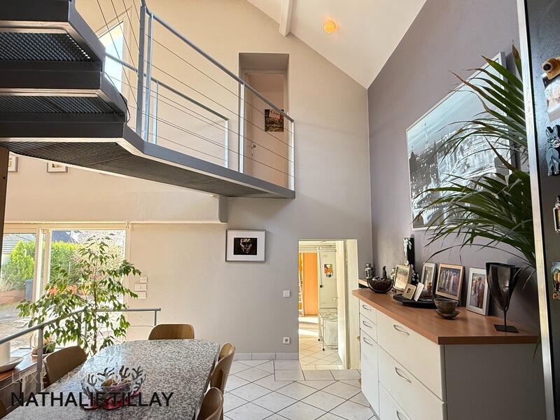 Maison - 274 m² - 10 pièces