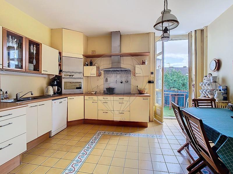 Appartement - 265 m² - 8 pièces