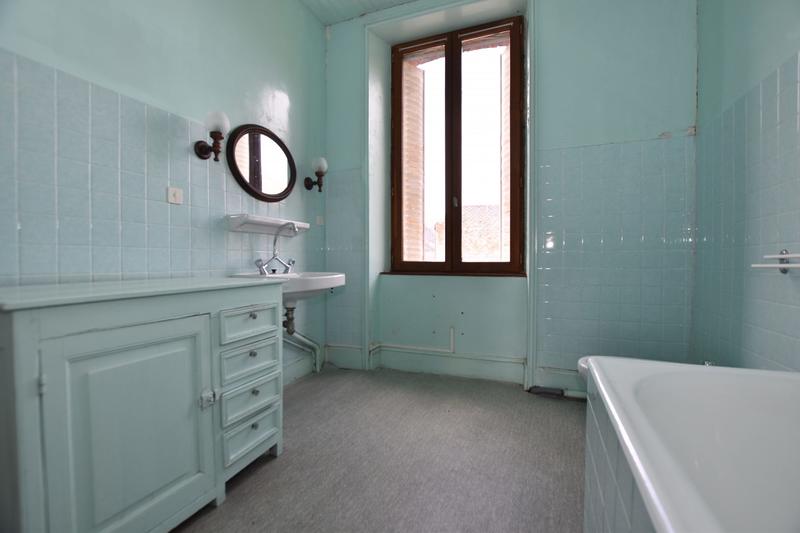 Maison - 218 m² - 12 pièces