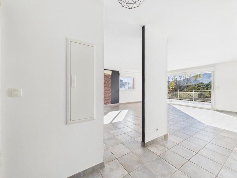 Appartement - 111 m² - 4 pièces