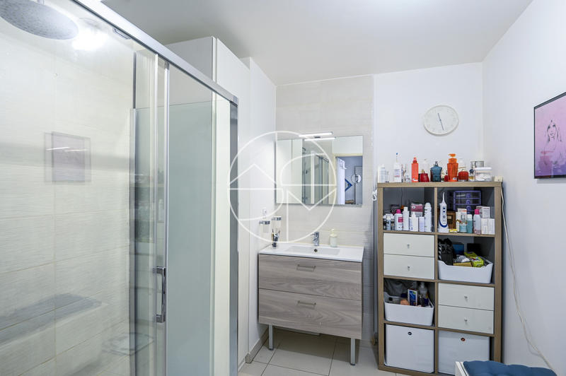 Appartement - 93 m² - 5 pièces