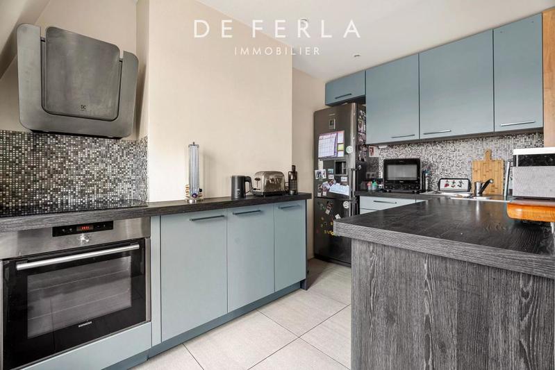 Appartement - 99 m² - 5 pièces