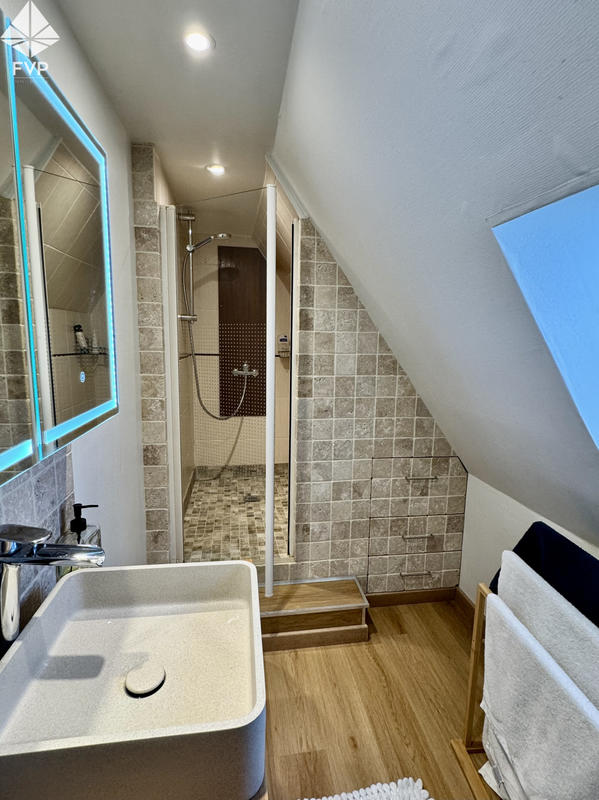 Maison - 170 m² - 5 pièces