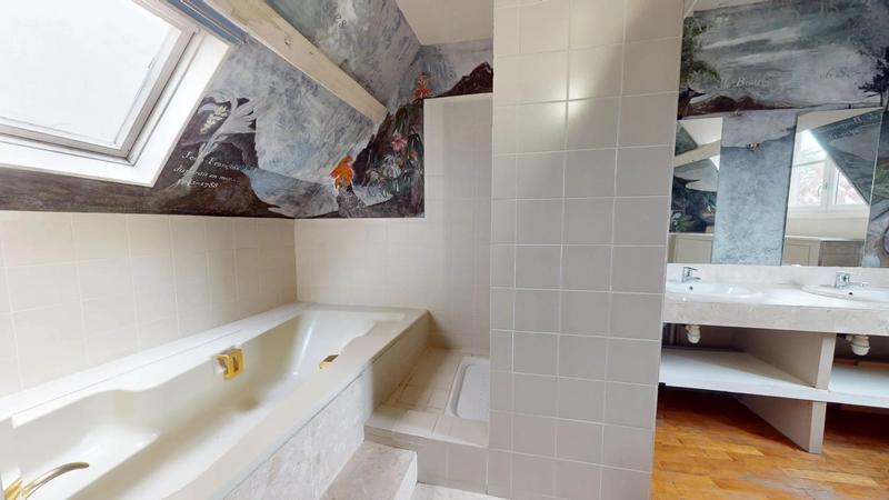 Appartement - 239 m² - 6 pièces