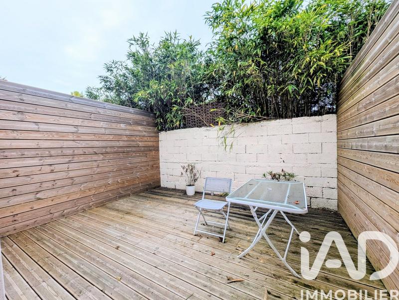 Maison - 219 m² - 9 pièces