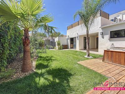 Appartement - 98 m² - 4 pièces