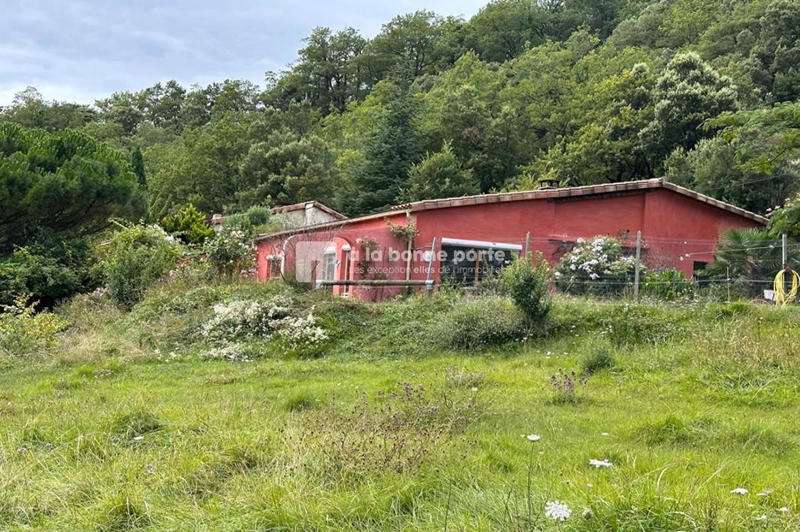 Maison - 278 m² - 11 pièces