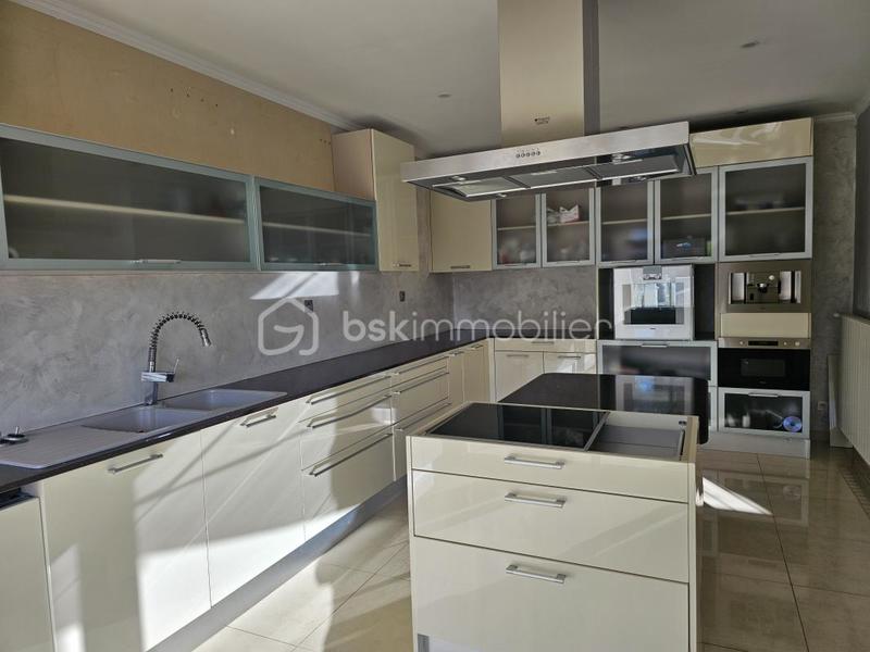 Villa - 189 m² - 8 pièces