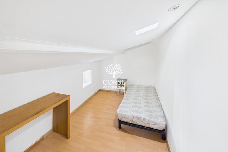 Maison de village - 240 m² - 10 pièces