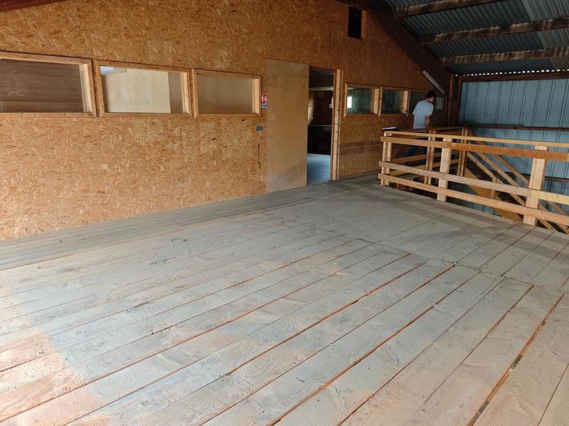 Local d'activité / Entrepôt - 180 m² - 6 pièces