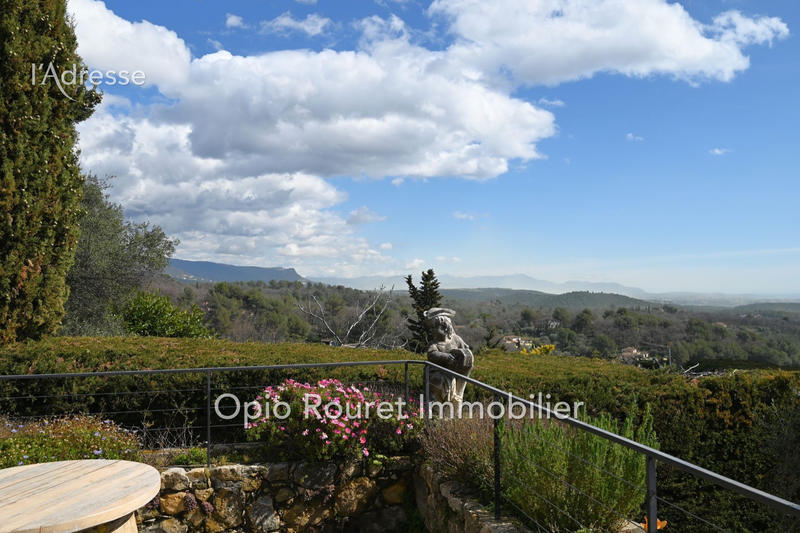 Maison - 231 m² - 7 pièces