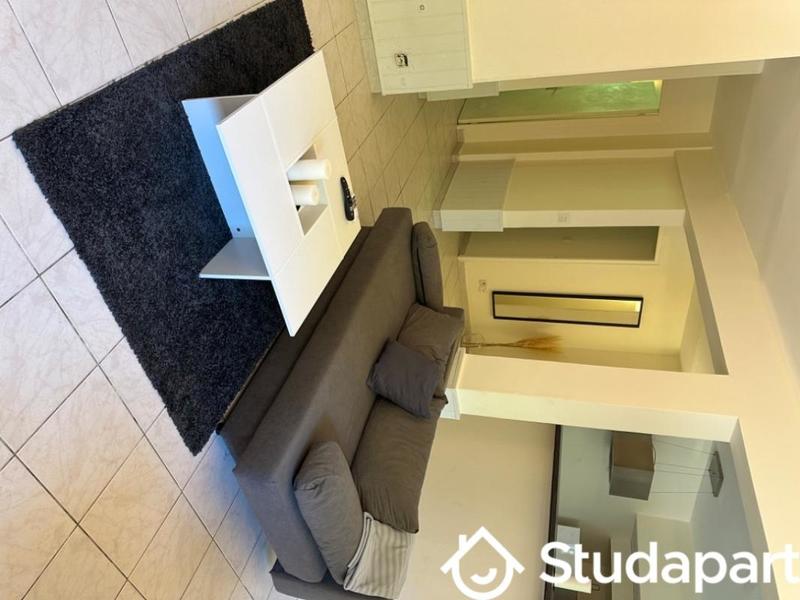 Chambre - 9 m² - 1 pièce