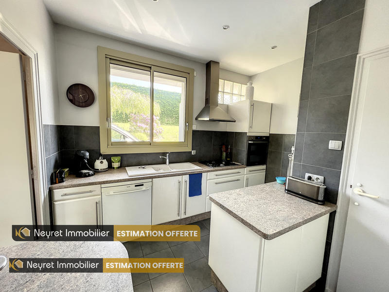 Villa - 225 m² - 8 pièces