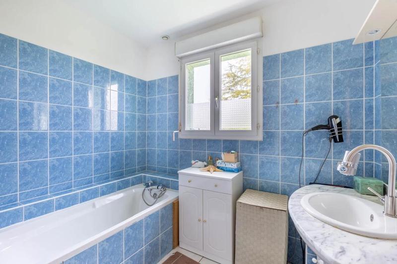 Maison - 235 m² - 8 pièces