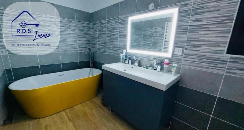 Maison traditionnelle - 140 m² - 6 pièces