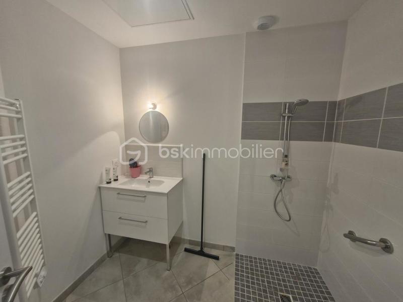 Maison traditionnelle - 325 m² - 7 pièces