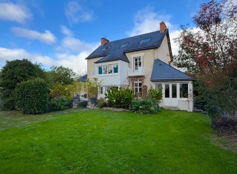 Maison - 153 m² - 8 pièces