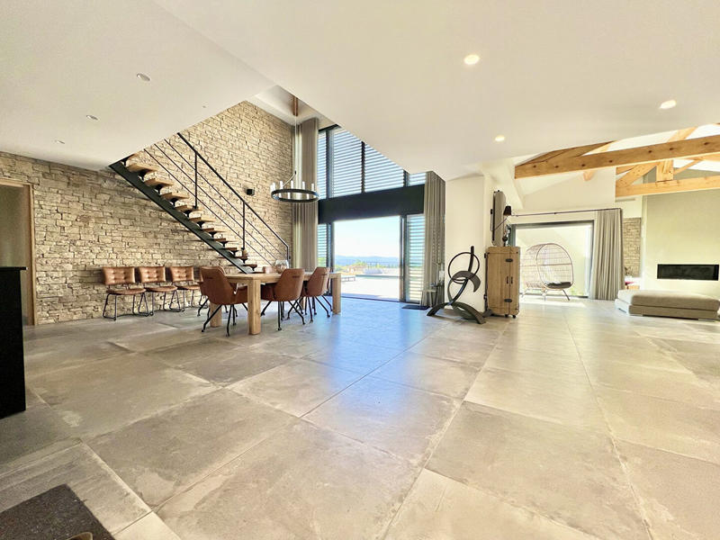 Maison - 500 m² - 6 pièces