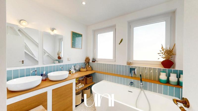 Appartement - 121 m² - 5 pièces