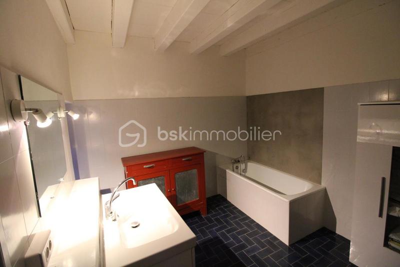 Demeure - 250 m² - 7 pièces