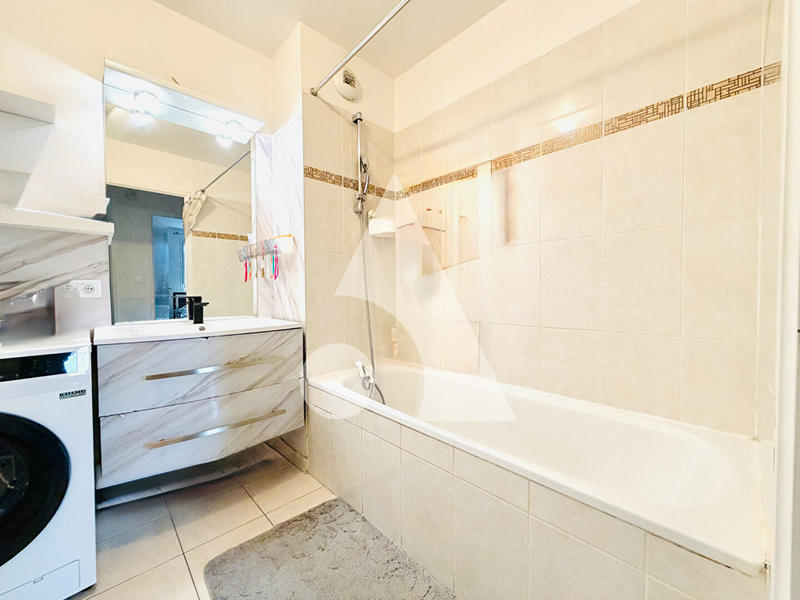 Appartement - 77 m² - 4 pièces