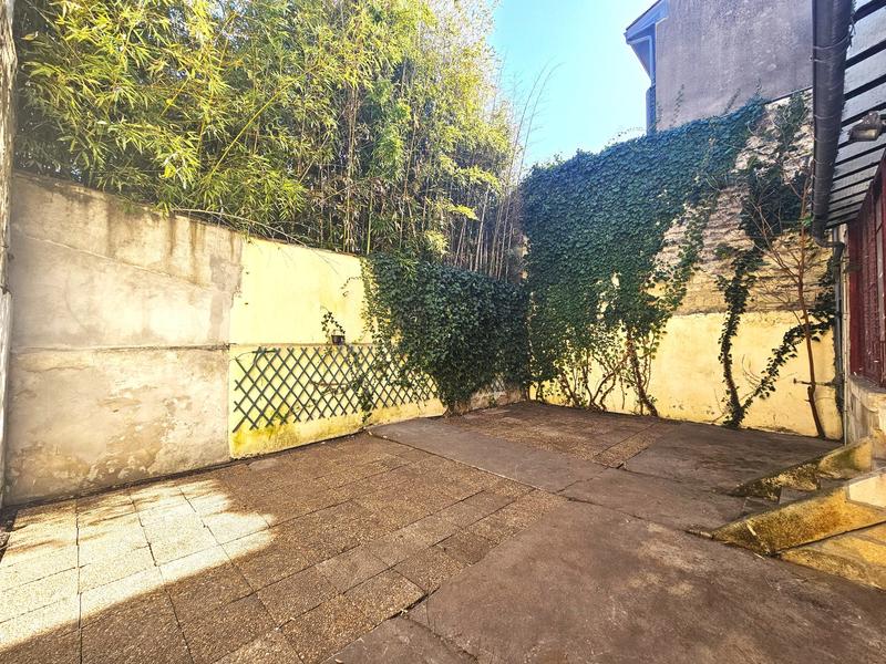 Maison - 200 m² - 9 pièces