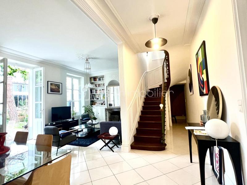 Maison bourgeoise - 200 m² - 7 pièces