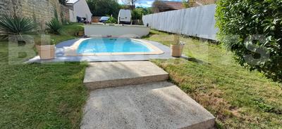 Maison - 256 m² - 12 pièces