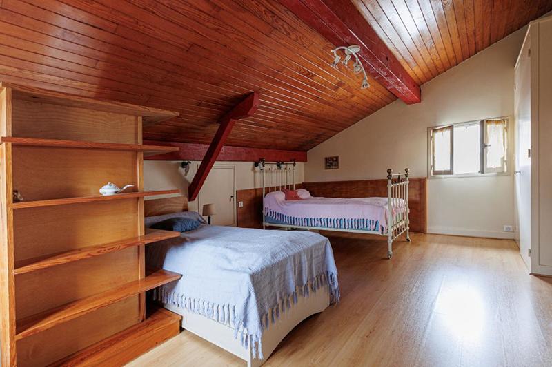 Maison - 341 m² - 12 pièces